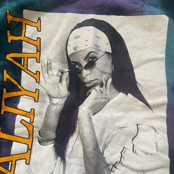 Graphic tee - Picture 2 of 5